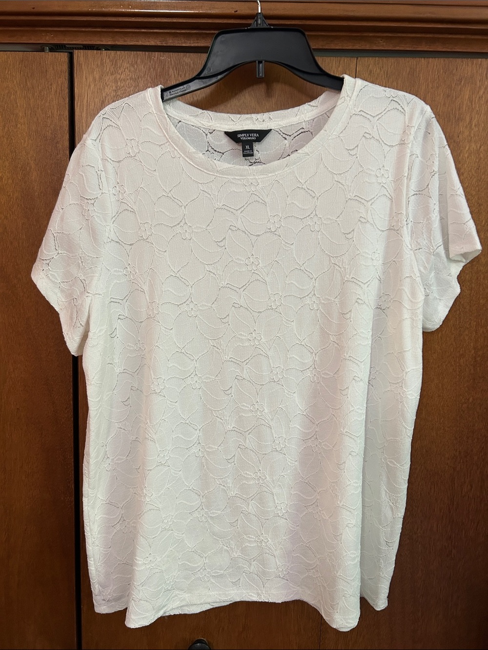 Simply Vera Vera Wang White Lace-Overlay Short Sleeve Top. Size XL